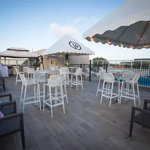 Reef 4* Gladstone
